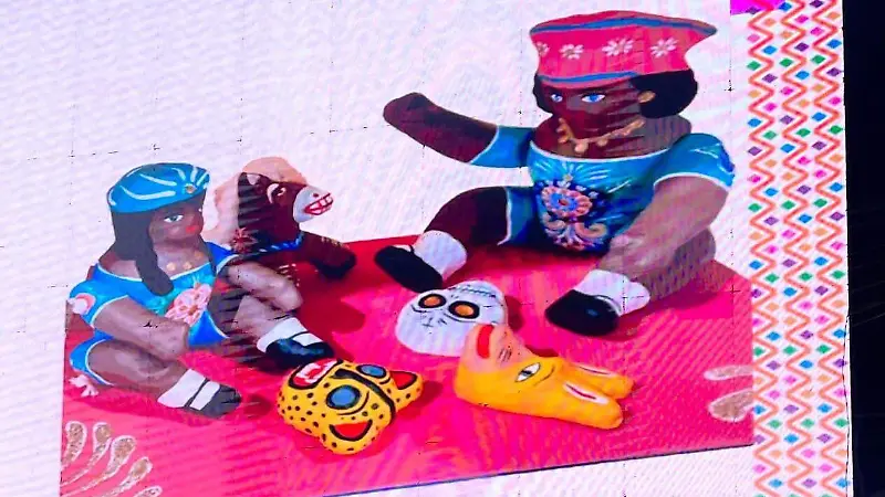 El artesano celayense obtuvo este premio al crear un conjunto de muñecas jugando con máscaras de cartón la cual tituló “Sueño de ayer”.